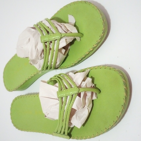 Gianni Bini Lime Green leather strap sandals. Stitched design. Size 8 - Picture 2 of 9